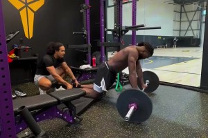 NBA私生活最乱的女老板！珍妮巴斯轰轰烈烈的感情生活